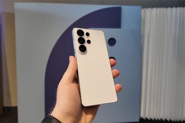 三星也扛不住了！Galaxy S26全系涨价：7799元起步